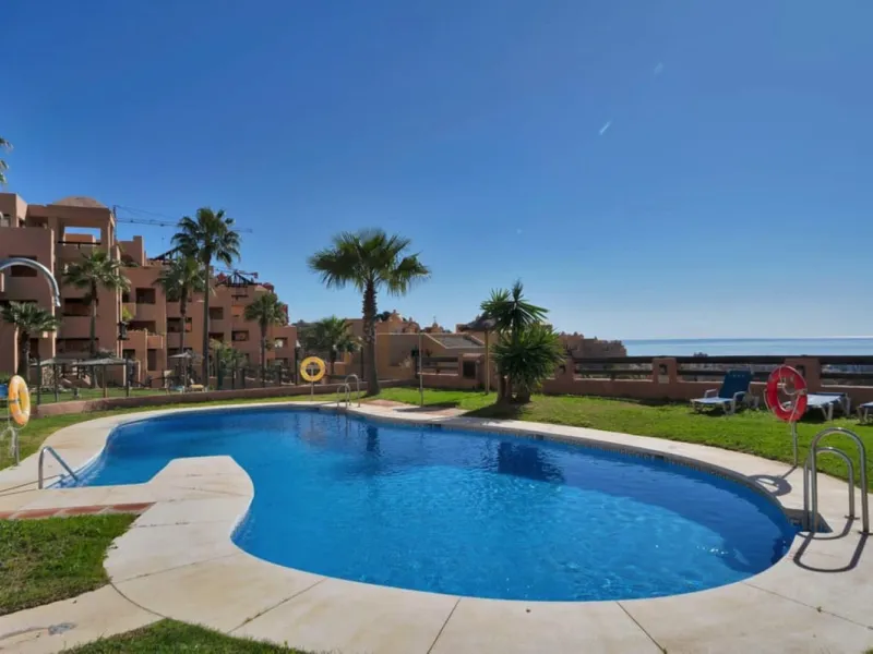Apartment - Ground Floor Apartment в продаже в Manilva, Málaga. В доме 3 спален и 2 ванных комнат. Площадь дома 154 м². Площадь участка 20 м²