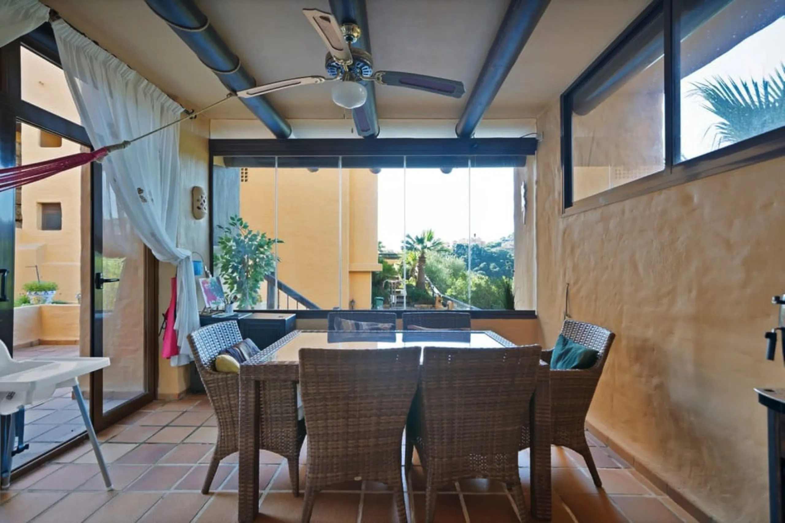 Apartment - Ground Floor Apartment в продаже в Manilva, Málaga. В доме 3 спален и 2 ванных комнат. Площадь дома 154 м². Площадь участка 20 м²