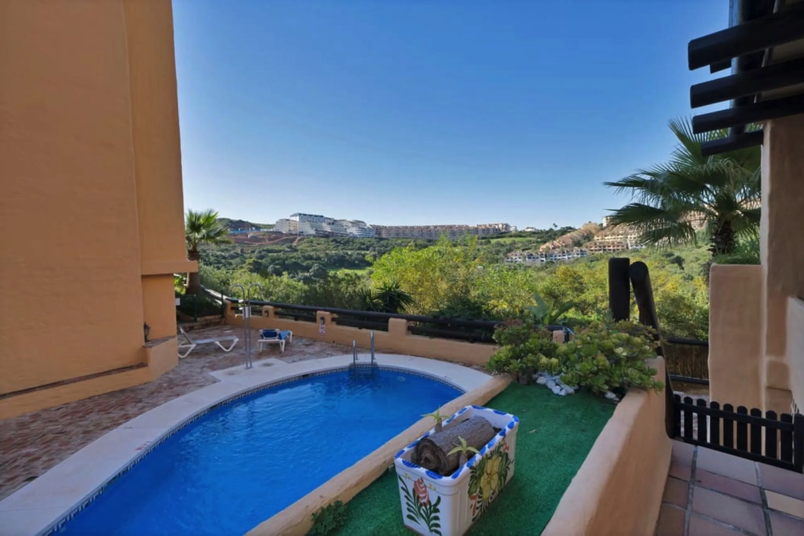 Apartment - Ground Floor Apartment в продаже в Manilva, Málaga. В доме 3 спален и 2 ванных комнат. Площадь дома 154 м². Площадь участка 20 м²