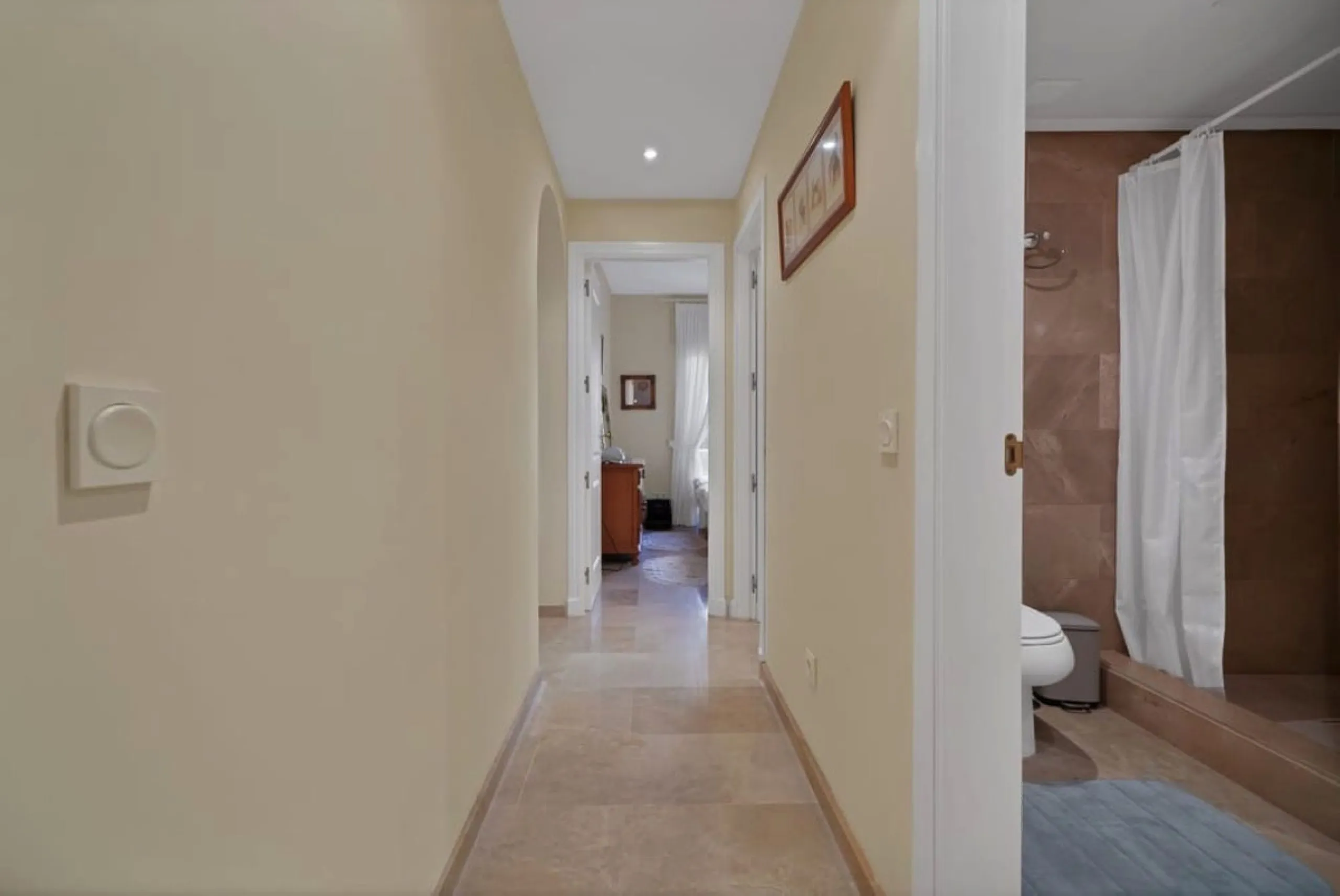 Apartment - Ground Floor Apartment в продаже в Manilva, Málaga. В доме 3 спален и 2 ванных комнат. Площадь дома 154 м². Площадь участка 20 м²