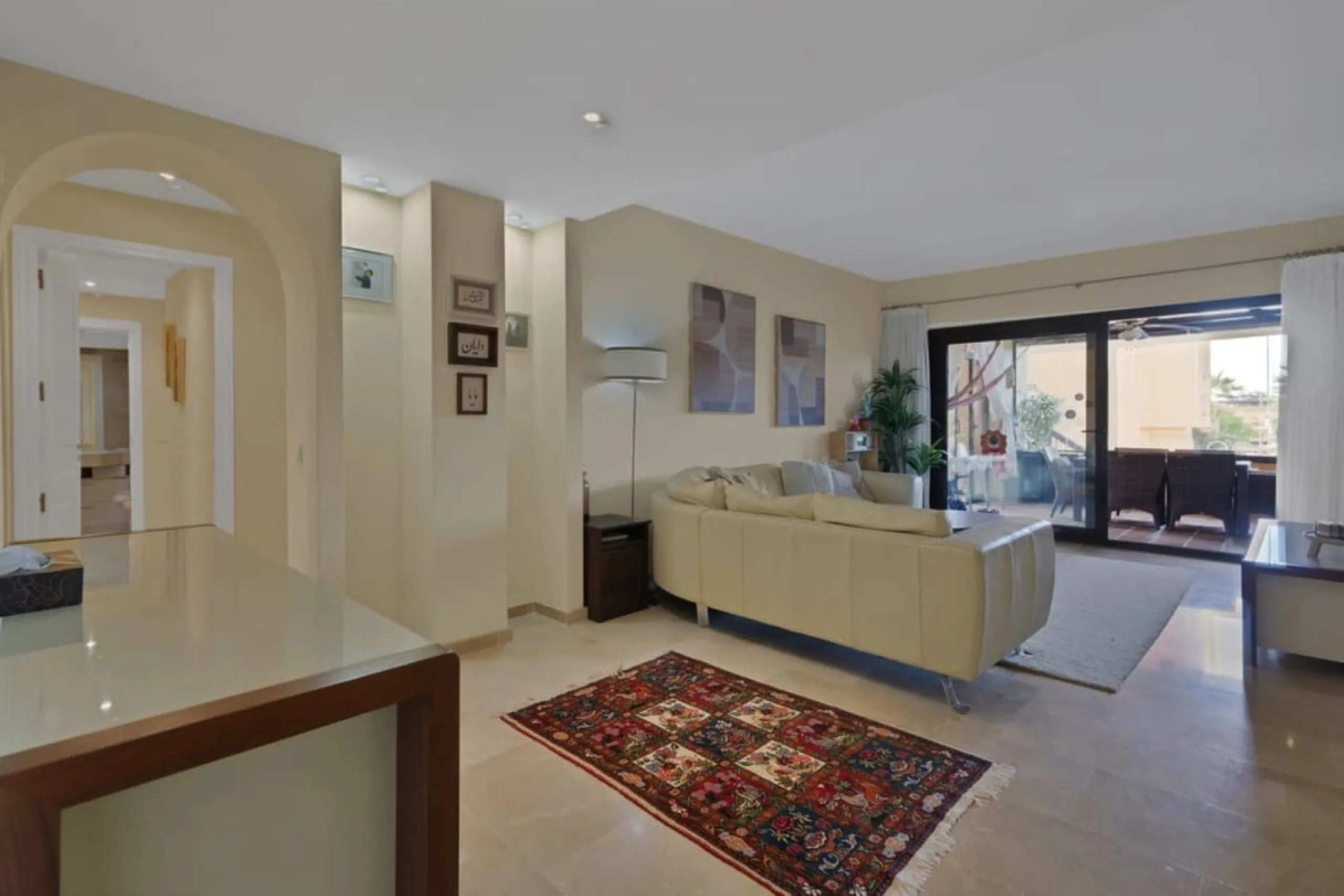 Apartment - Ground Floor Apartment в продаже в Manilva, Málaga. В доме 3 спален и 2 ванных комнат. Площадь дома 154 м². Площадь участка 20 м²