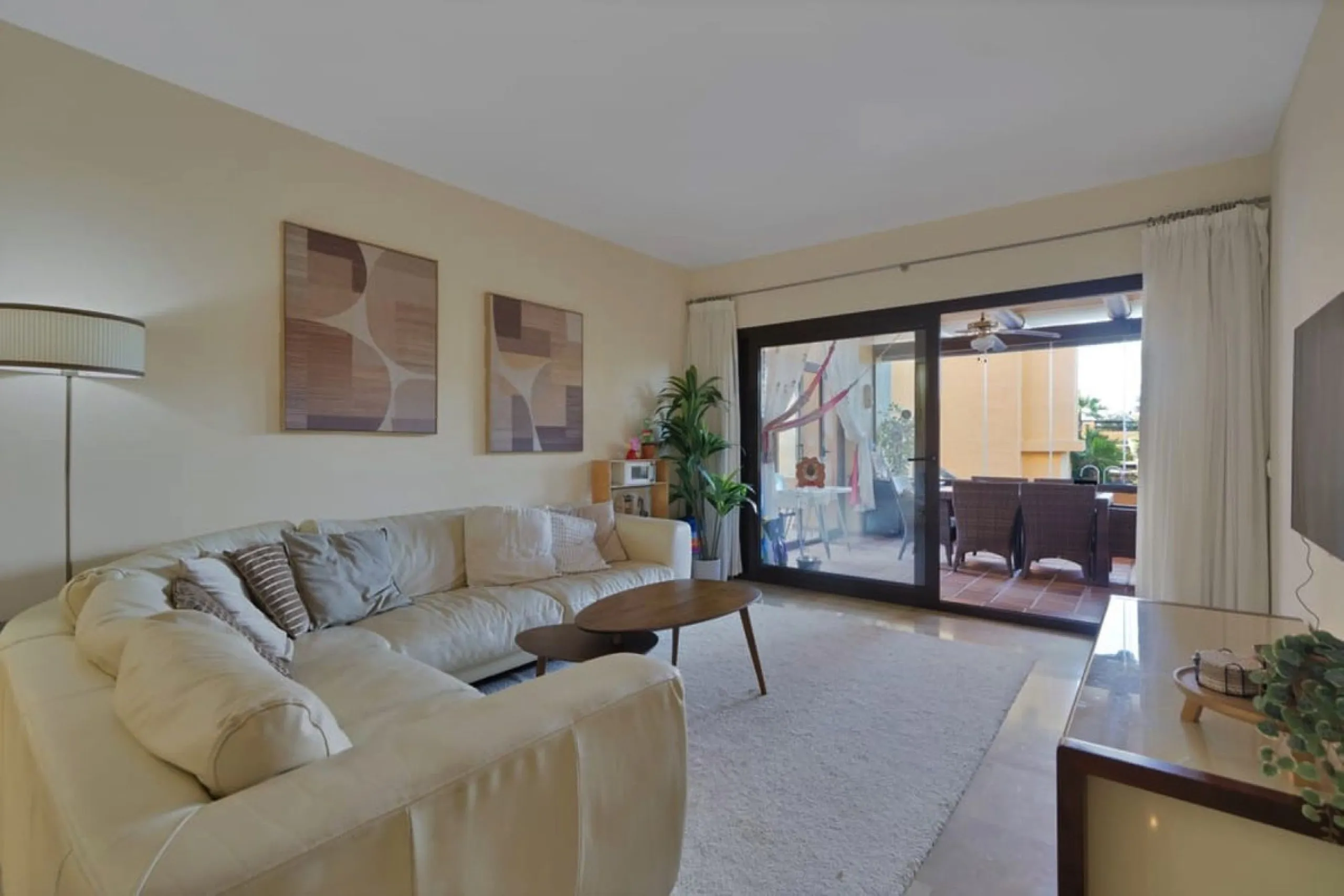 Apartment - Ground Floor Apartment в продаже в Manilva, Málaga. В доме 3 спален и 2 ванных комнат. Площадь дома 154 м². Площадь участка 20 м²