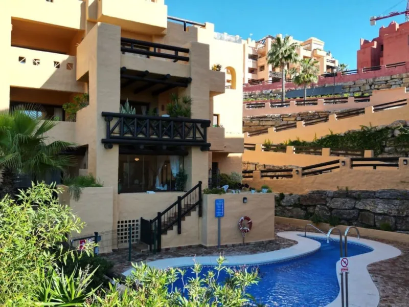 Apartment - Ground Floor Apartment в продаже в Manilva, Málaga. В доме 3 спален и 2 ванных комнат. Площадь дома 154 м². Площадь участка 20 м²