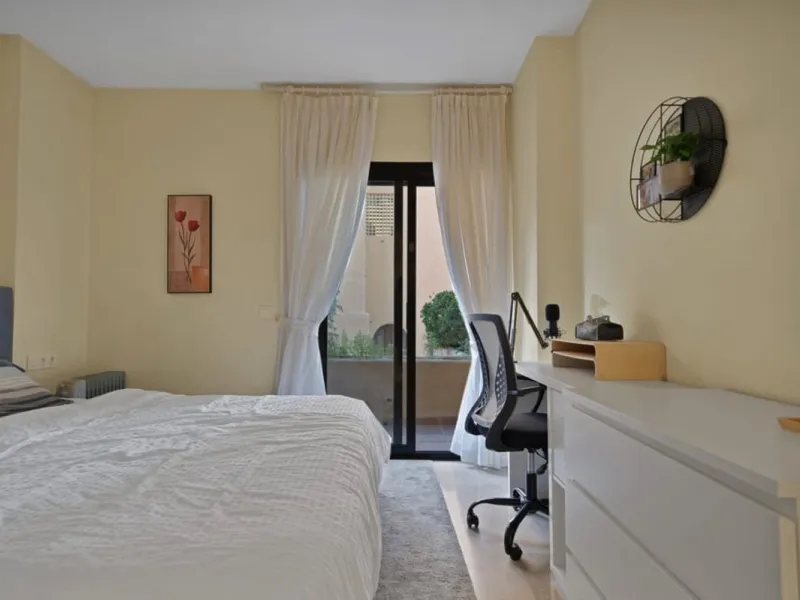Apartment - Ground Floor Apartment в продаже в Manilva, Málaga. В доме 3 спален и 2 ванных комнат. Площадь дома 154 м². Площадь участка 20 м²