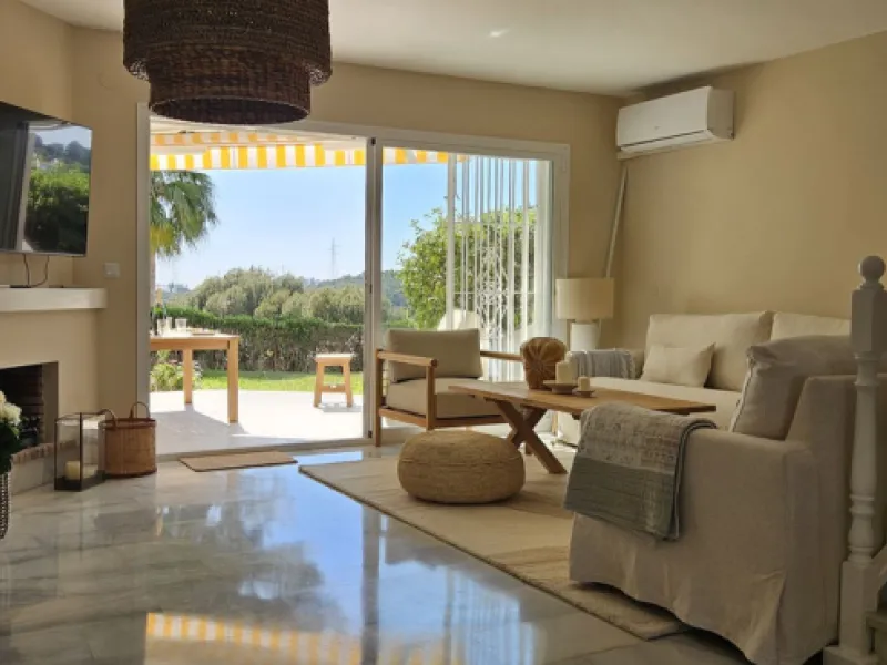 Elegant and charmingTownhouse with Open Views in Calahonda