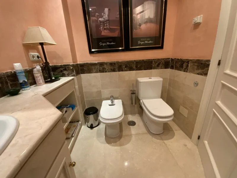 Apartment - Middle Floor Apartment в продаже в Marbella, Málaga. В доме 3 спален и 3 ванных комнат. Площадь дома 155 м²