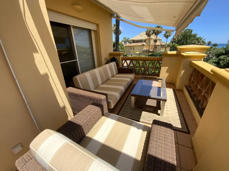 Apartment - Middle Floor Apartment в продаже в Marbella, Málaga. В доме 3 спален и 3 ванных комнат. Площадь дома 155 м²
