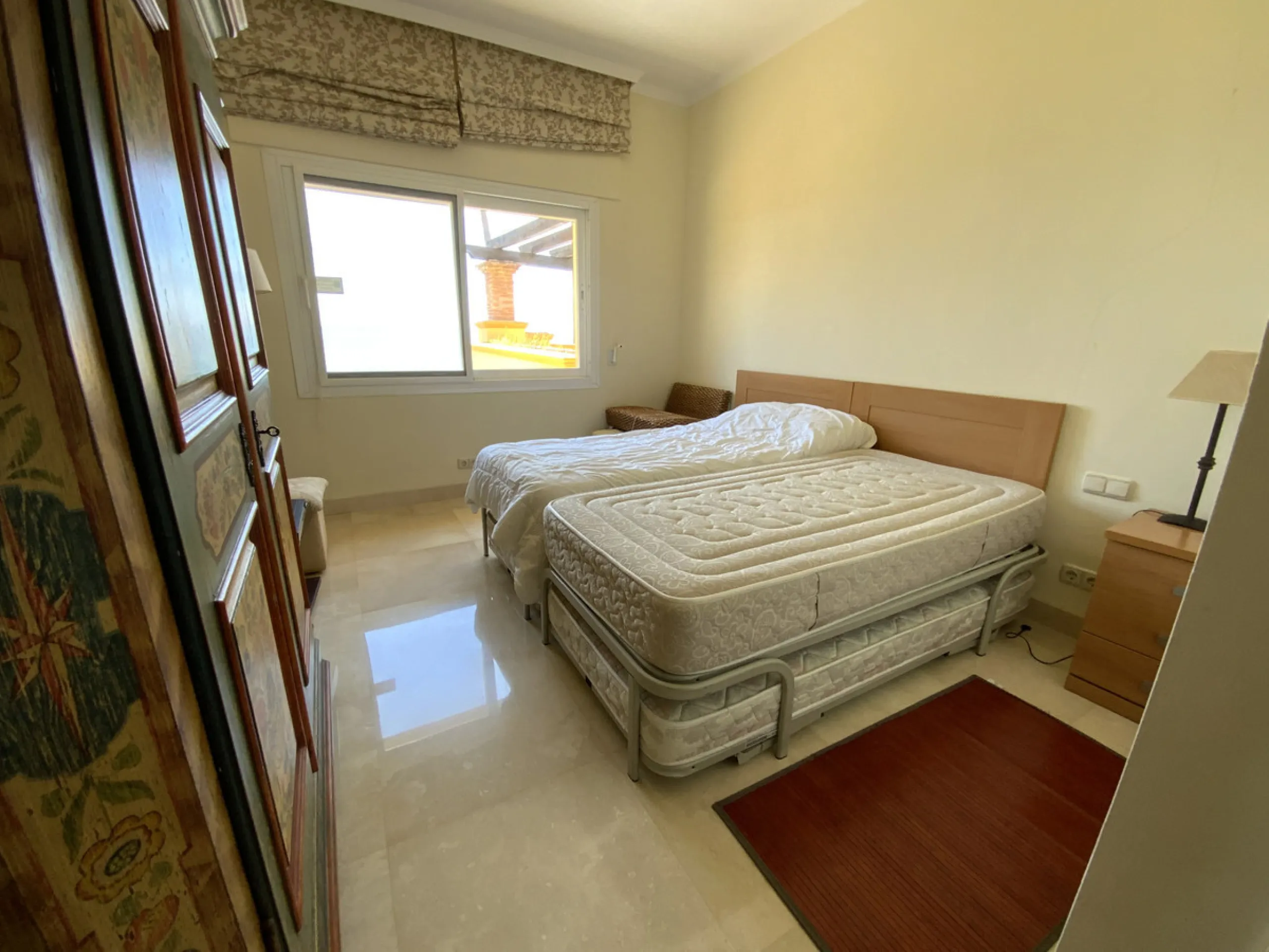 Apartment - Middle Floor Apartment в продаже в Marbella, Málaga. В доме 3 спален и 3 ванных комнат. Площадь дома 155 м²