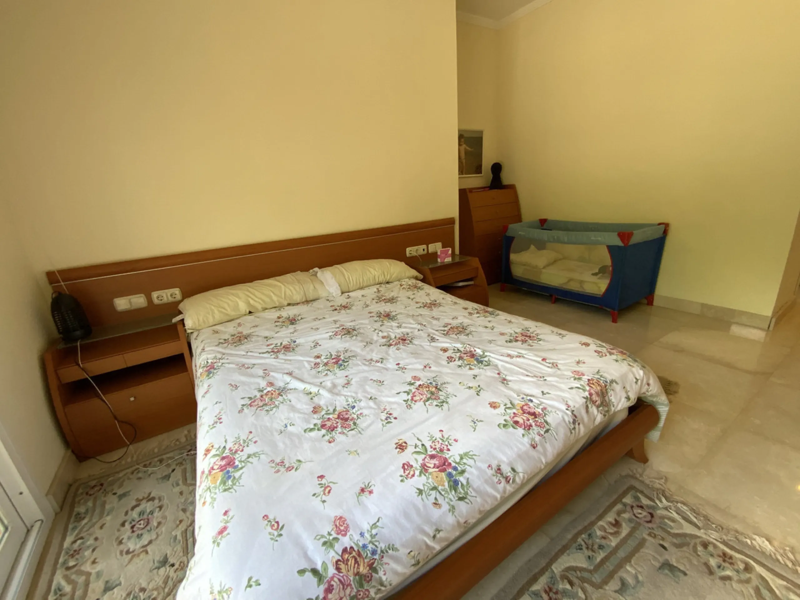 Apartment - Middle Floor Apartment в продаже в Marbella, Málaga. В доме 3 спален и 3 ванных комнат. Площадь дома 155 м²
