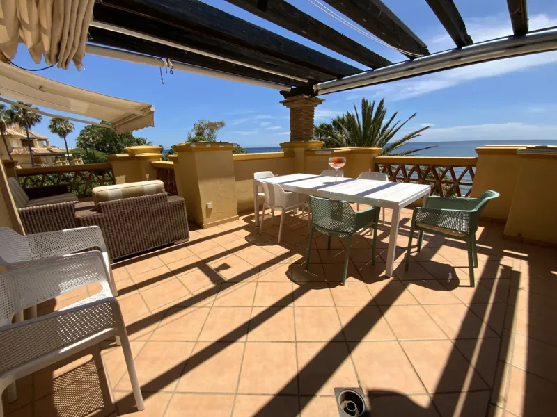 Apartment - Middle Floor Apartment в продаже в Marbella, Málaga. В доме 3 спален и 3 ванных комнат. Площадь дома 155 м²