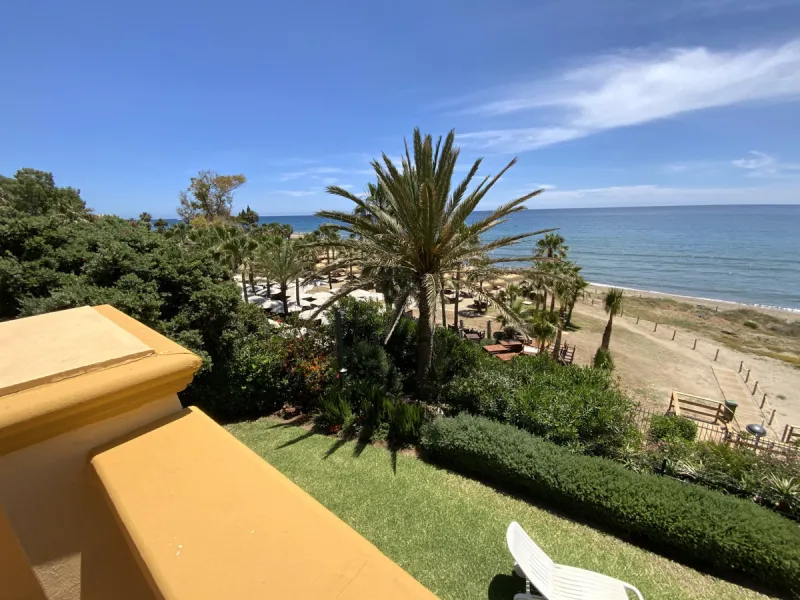 Apartment - Middle Floor Apartment в продаже в Marbella, Málaga. В доме 3 спален и 3 ванных комнат. Площадь дома 155 м²