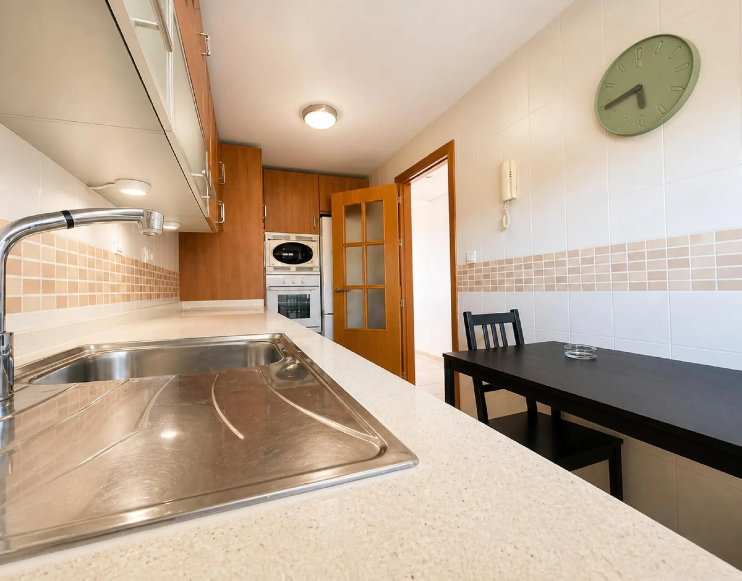 Modern triplex in a residential complex with all amenities.