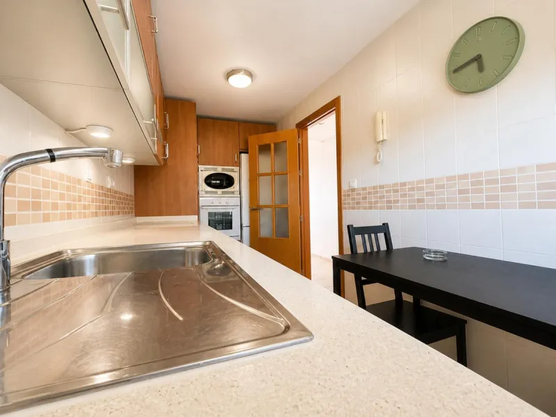Modern triplex in a residential complex with all amenities.