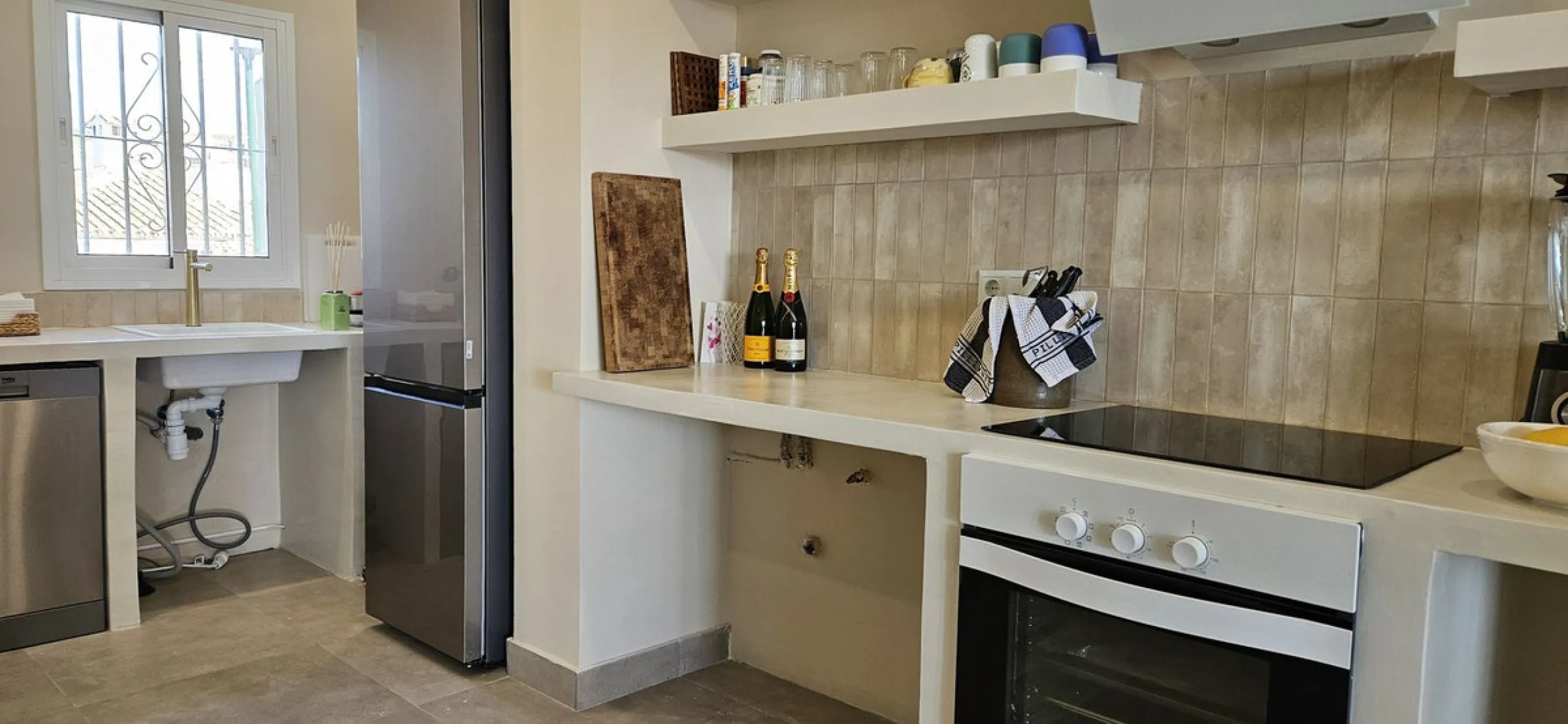 Elegant and charmingTownhouse with Open Views in Calahonda
