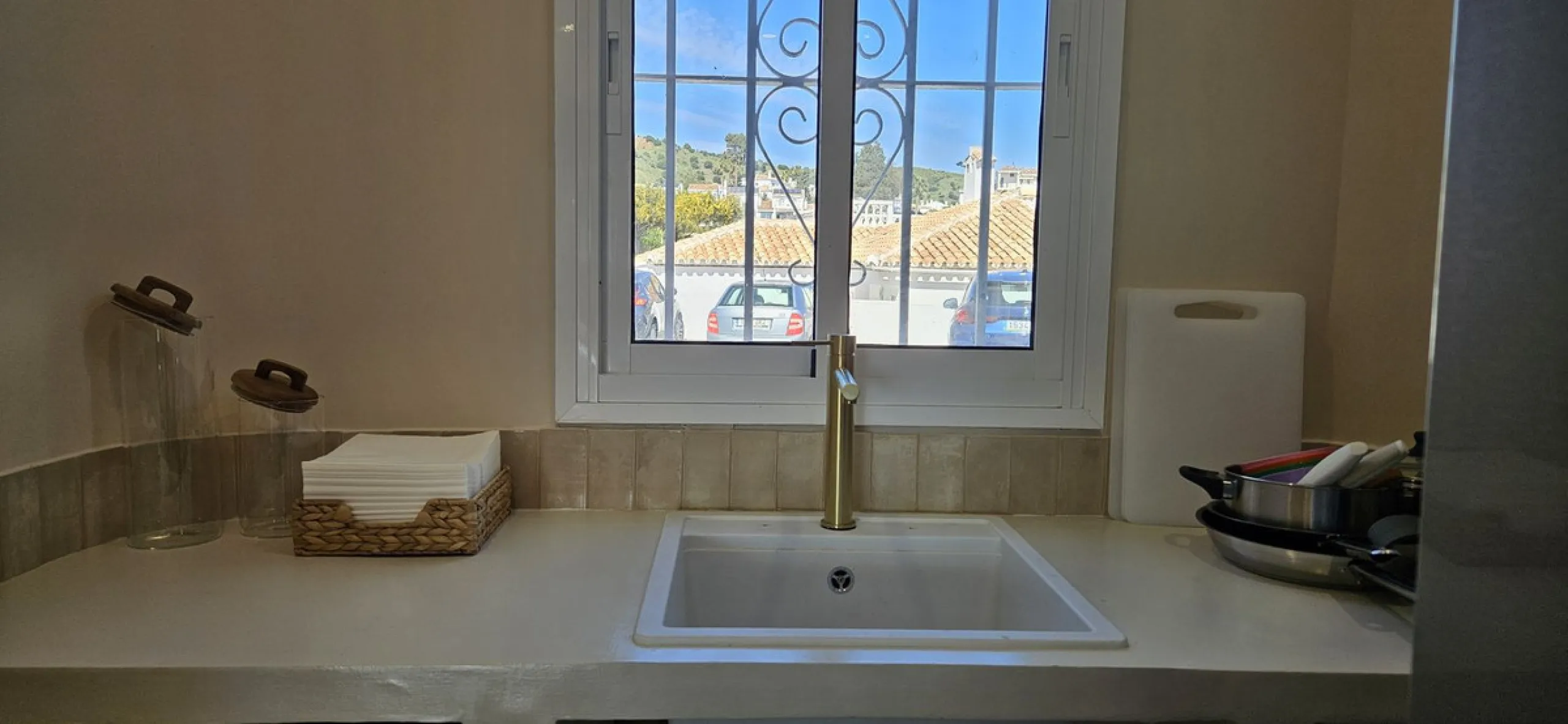 Elegant and charmingTownhouse with Open Views in Calahonda