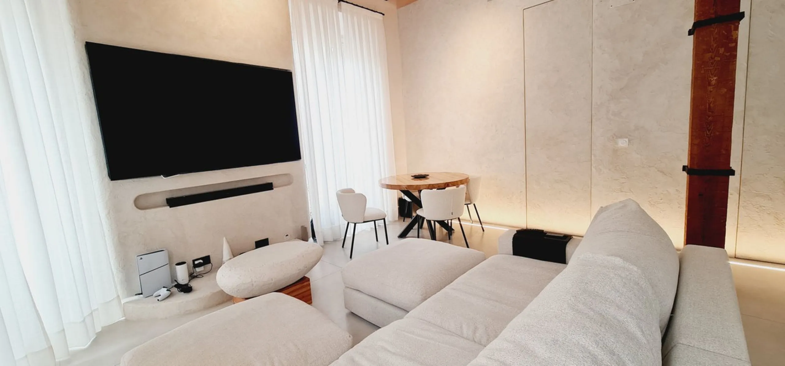 Apartment - Middle Floor Apartment в продаже в Málaga, Málaga. В доме 4 спален и 4 ванных комнат. Площадь дома 225 м²