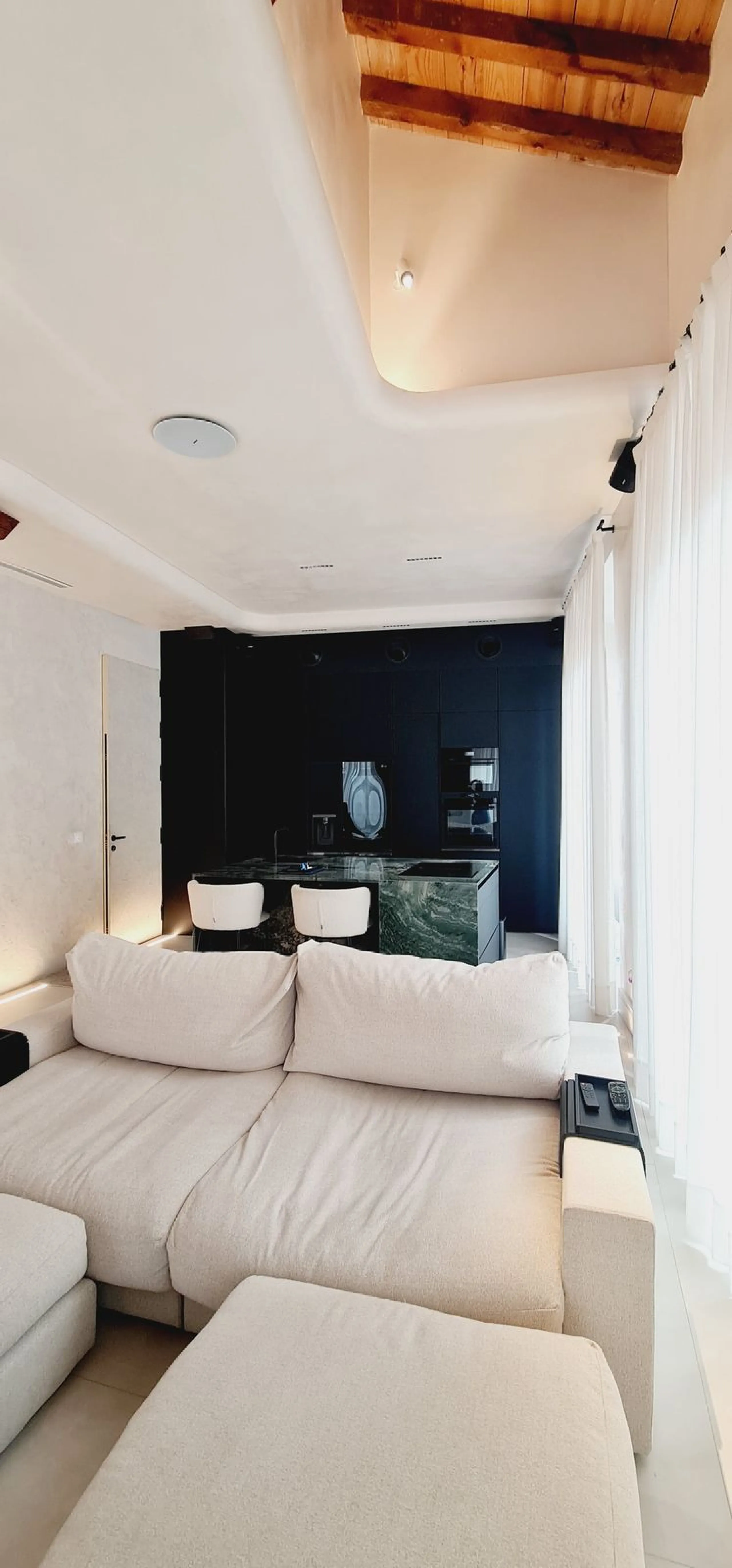 Apartment - Middle Floor Apartment в продаже в Málaga, Málaga. В доме 4 спален и 4 ванных комнат. Площадь дома 225 м²