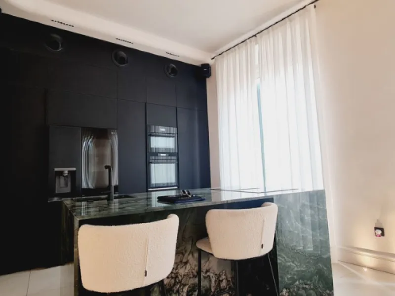 Apartment - Middle Floor Apartment в продаже в Málaga, Málaga. В доме 4 спален и 4 ванных комнат. Площадь дома 225 м²