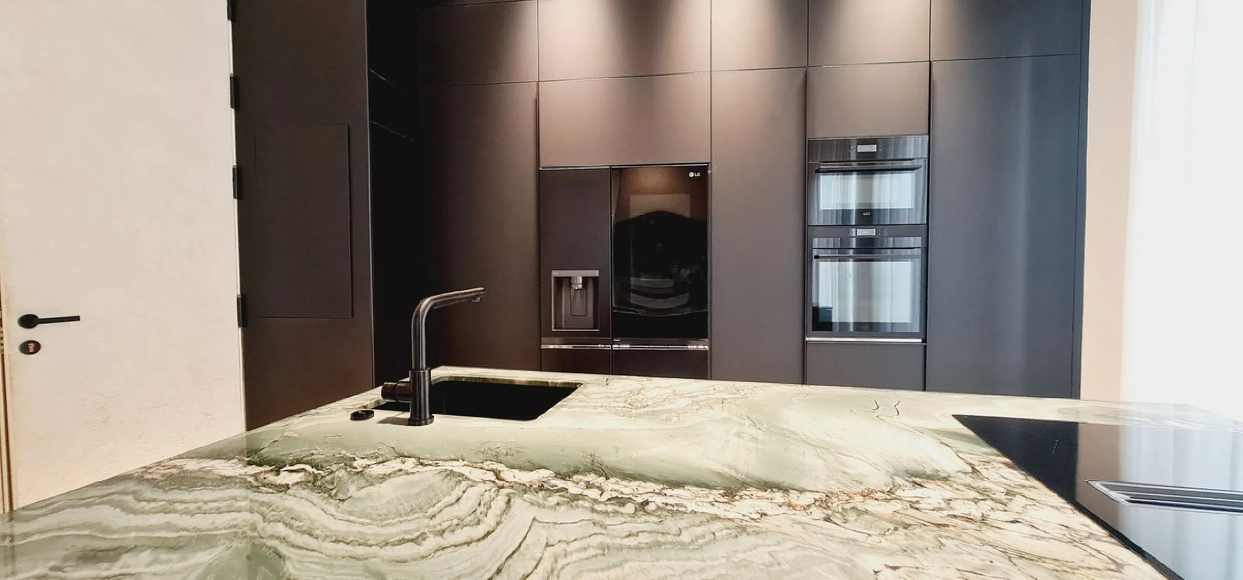 Apartment - Middle Floor Apartment в продаже в Málaga, Málaga. В доме 4 спален и 4 ванных комнат. Площадь дома 225 м²