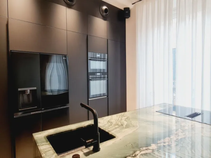 Apartment - Middle Floor Apartment в продаже в Málaga, Málaga. В доме 4 спален и 4 ванных комнат. Площадь дома 225 м²