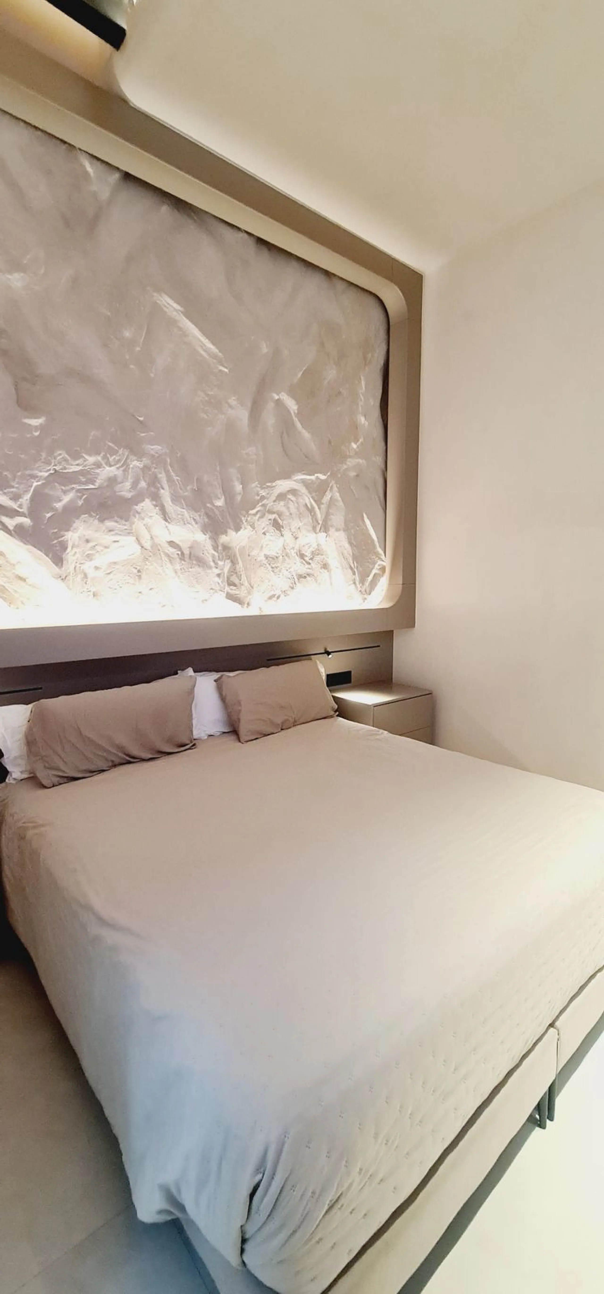 Apartment - Middle Floor Apartment в продаже в Málaga, Málaga. В доме 4 спален и 4 ванных комнат. Площадь дома 225 м²