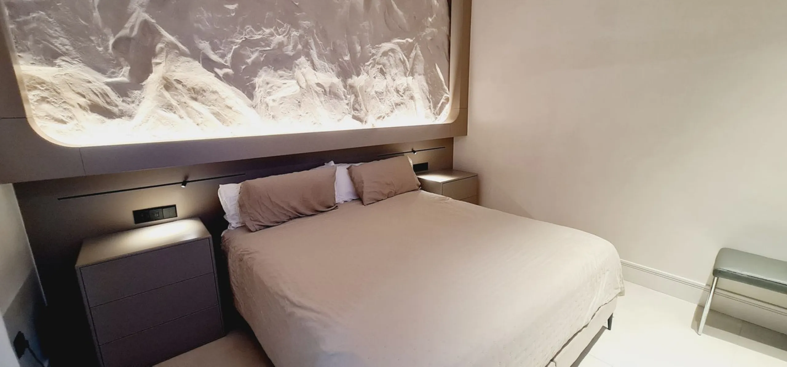 Apartment - Middle Floor Apartment в продаже в Málaga, Málaga. В доме 4 спален и 4 ванных комнат. Площадь дома 225 м²
