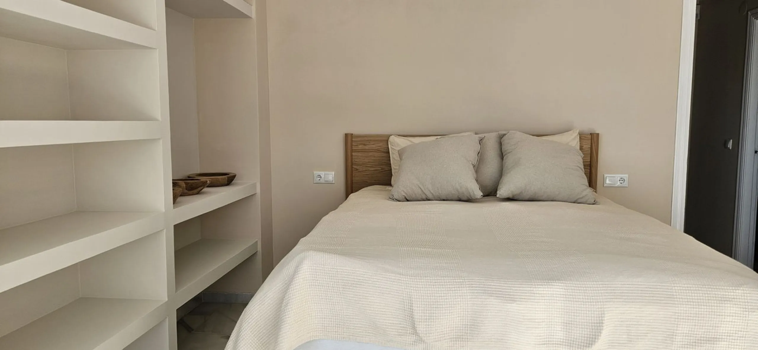 Elegant and charmingTownhouse with Open Views in Calahonda