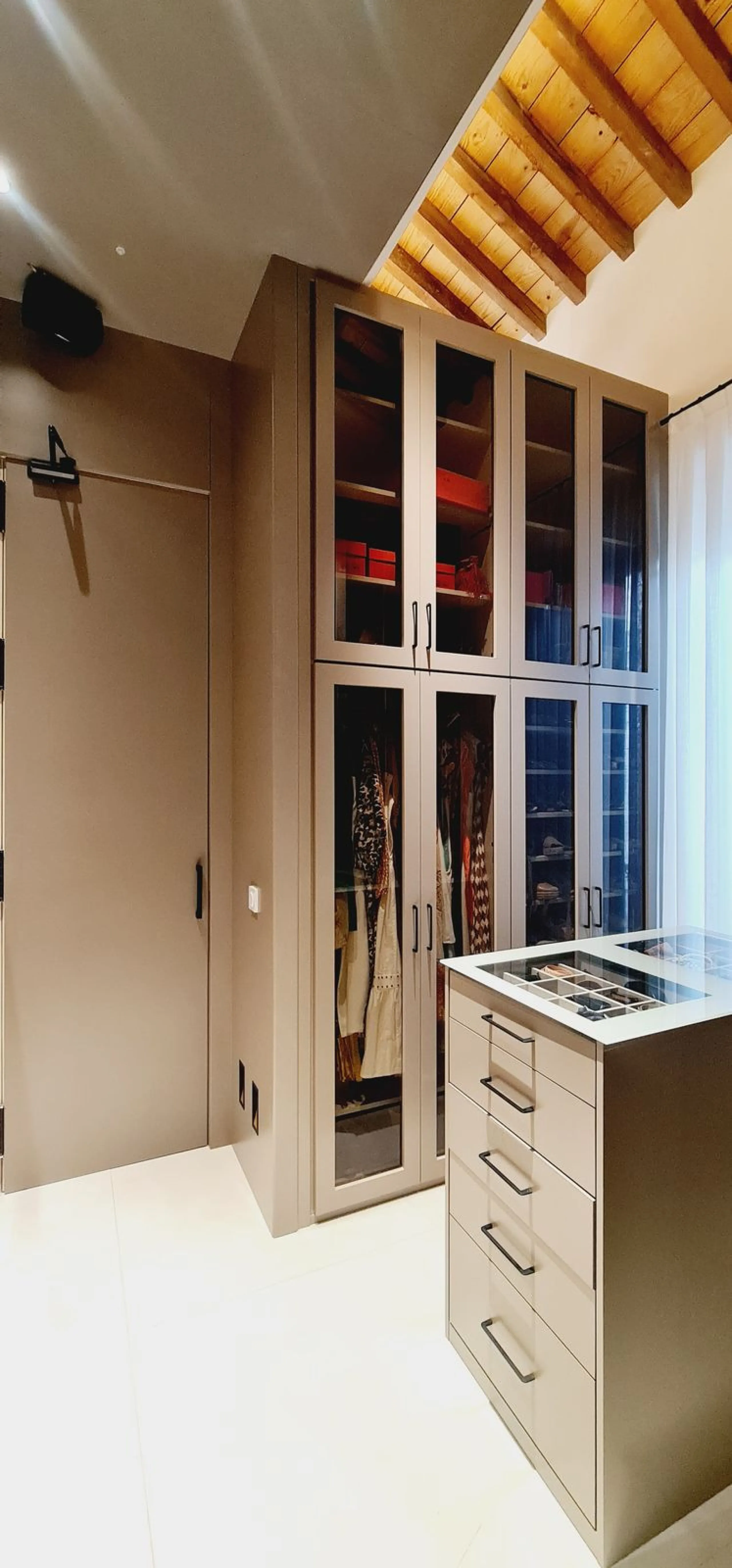 Apartment - Middle Floor Apartment в продаже в Málaga, Málaga. В доме 4 спален и 4 ванных комнат. Площадь дома 225 м²
