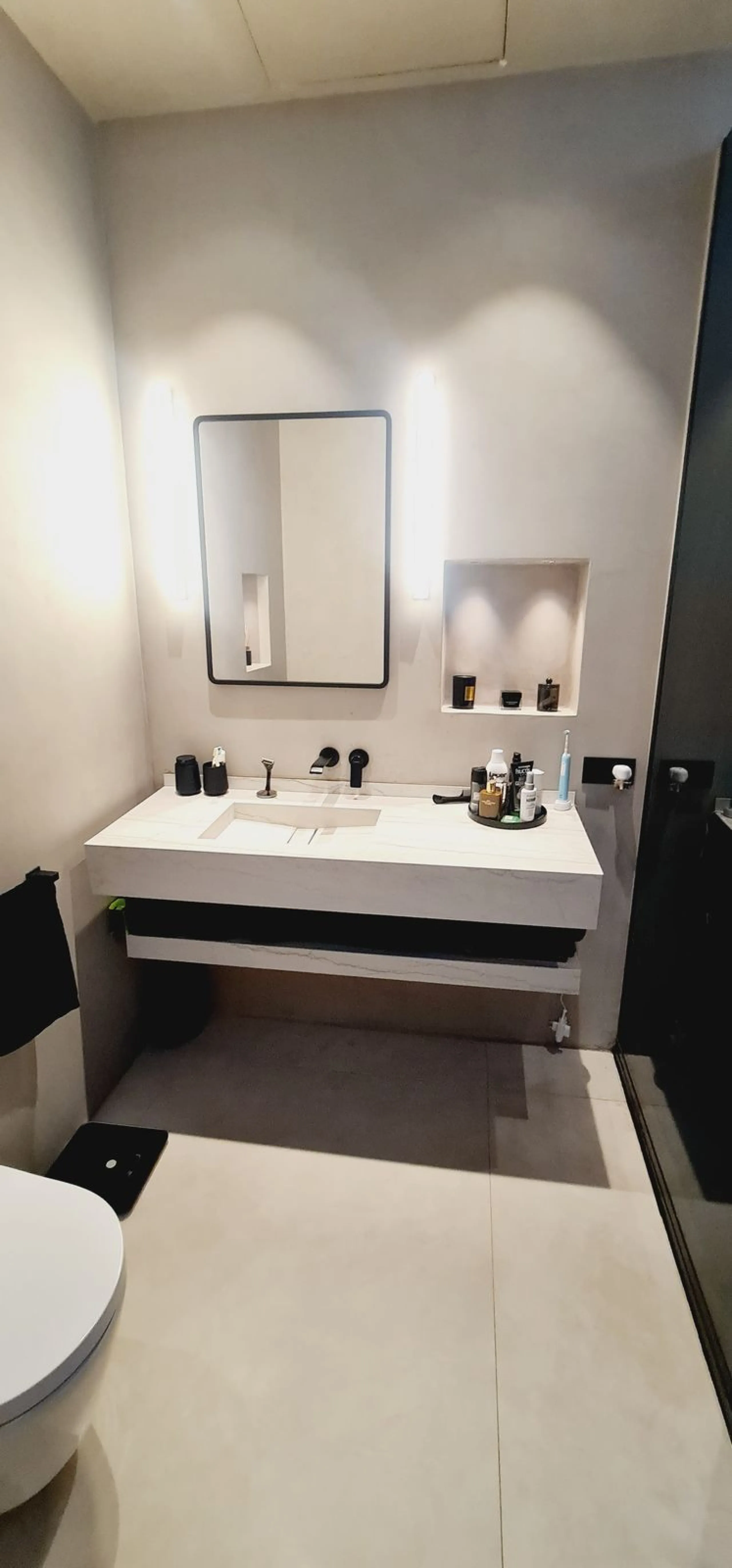 Apartment - Middle Floor Apartment в продаже в Málaga, Málaga. В доме 4 спален и 4 ванных комнат. Площадь дома 225 м²