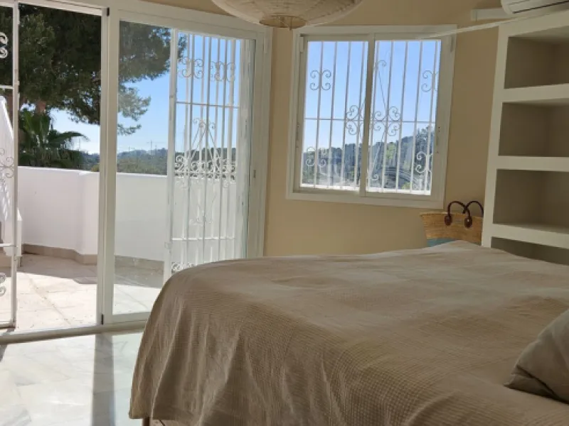 Elegant and charmingTownhouse with Open Views in Calahonda