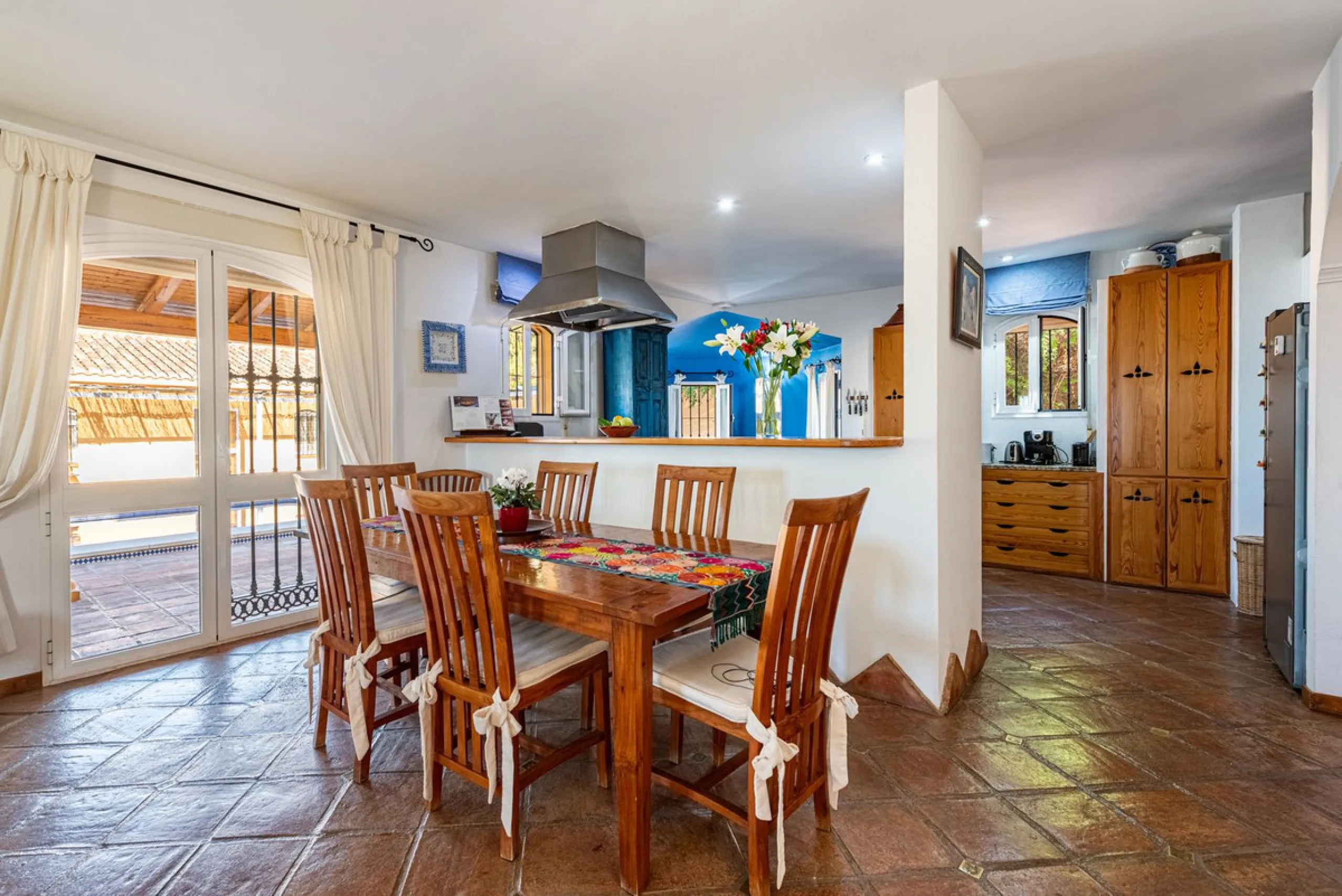 House - Detached Villa в продаже в Alhaurín de la Torre, Málaga. В доме 4 спален и 5 ванных комнат. Площадь дома 567 м². Площадь участка 7030 м²