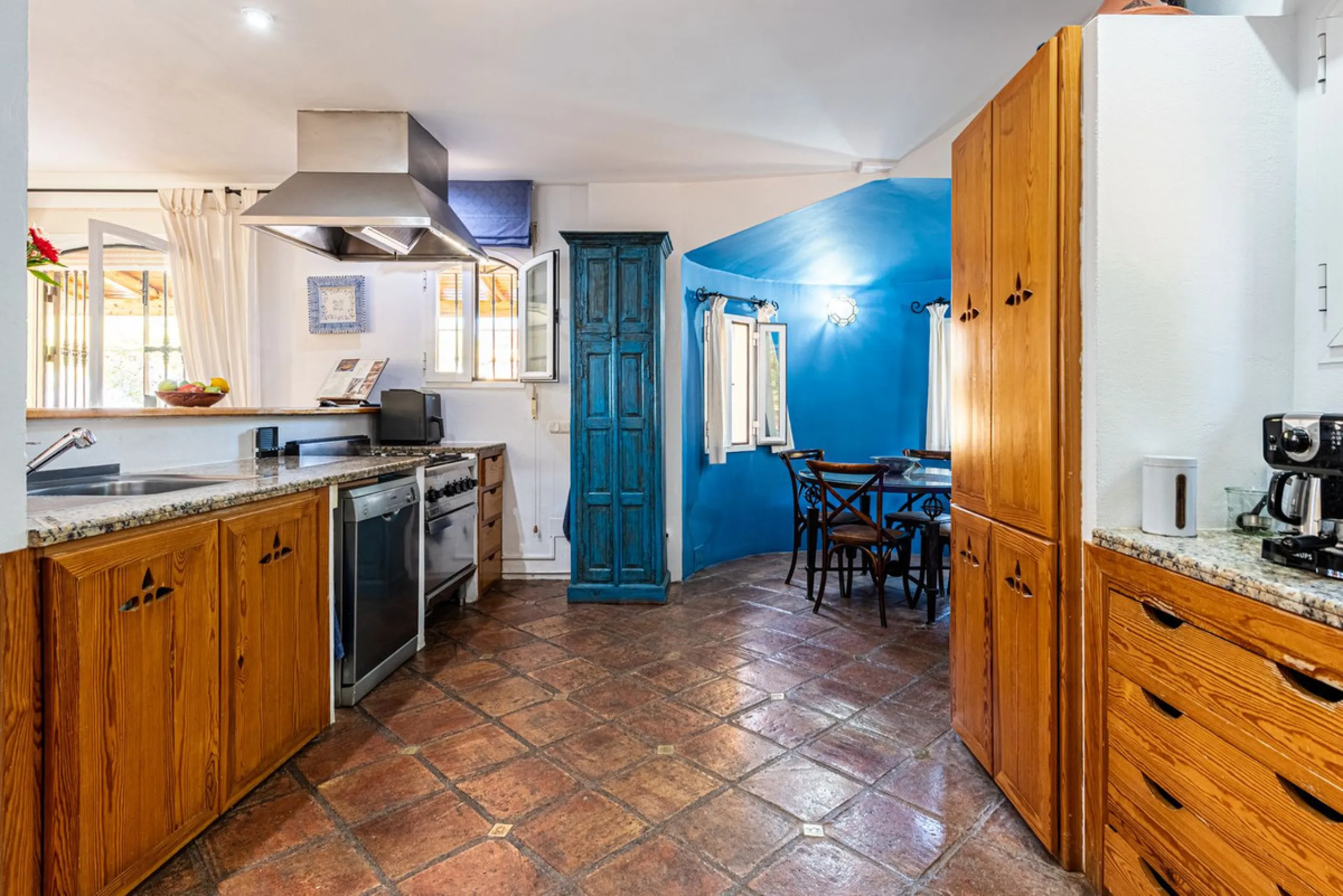 House - Detached Villa в продаже в Alhaurín de la Torre, Málaga. В доме 4 спален и 5 ванных комнат. Площадь дома 567 м². Площадь участка 7030 м²