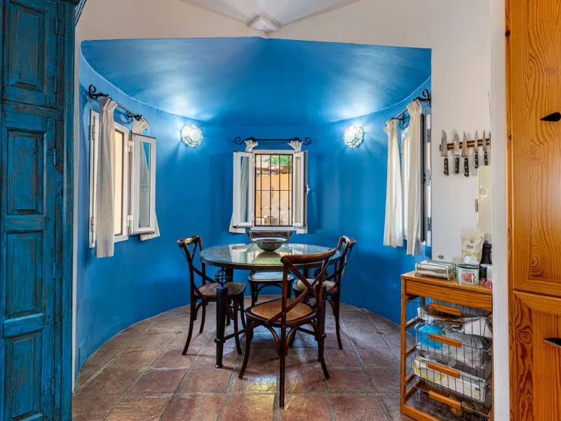 House - Detached Villa в продаже в Alhaurín de la Torre, Málaga. В доме 4 спален и 5 ванных комнат. Площадь дома 567 м². Площадь участка 7030 м²