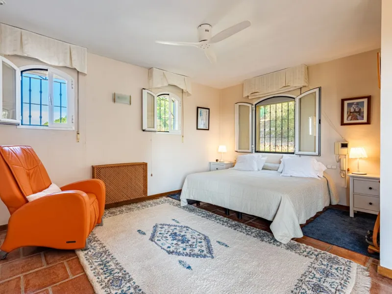 House - Detached Villa в продаже в Alhaurín de la Torre, Málaga. В доме 4 спален и 5 ванных комнат. Площадь дома 567 м². Площадь участка 7030 м²