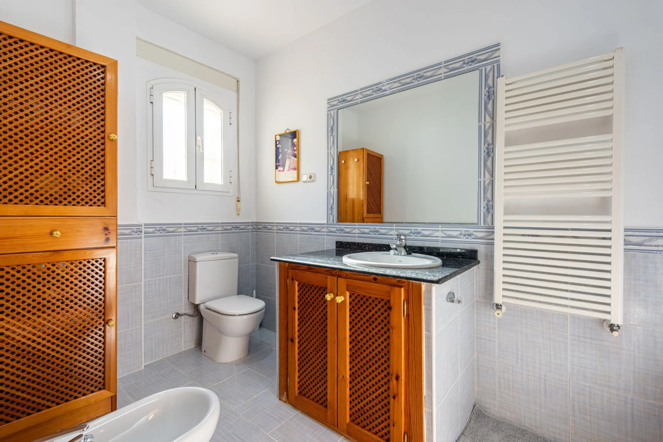 House - Detached Villa в продаже в Alhaurín de la Torre, Málaga. В доме 4 спален и 5 ванных комнат. Площадь дома 567 м². Площадь участка 7030 м²