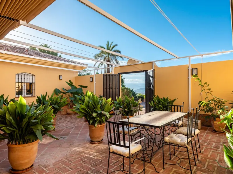 House - Detached Villa в продаже в Alhaurín de la Torre, Málaga. В доме 4 спален и 5 ванных комнат. Площадь дома 567 м². Площадь участка 7030 м²