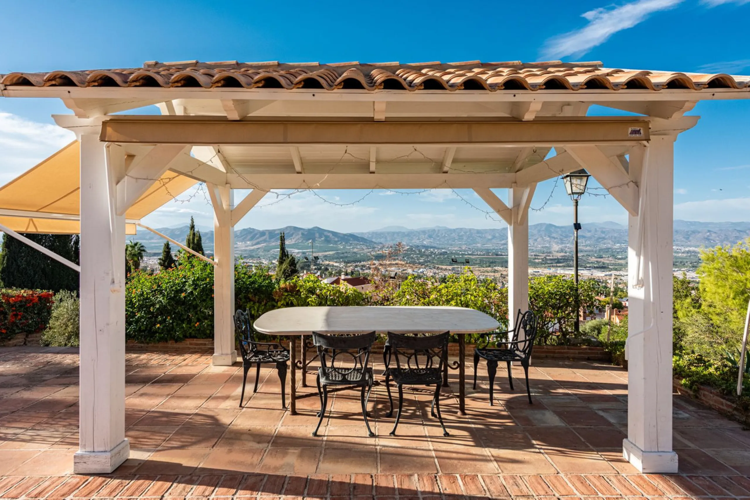 House - Detached Villa в продаже в Alhaurín de la Torre, Málaga. В доме 4 спален и 5 ванных комнат. Площадь дома 567 м². Площадь участка 7030 м²
