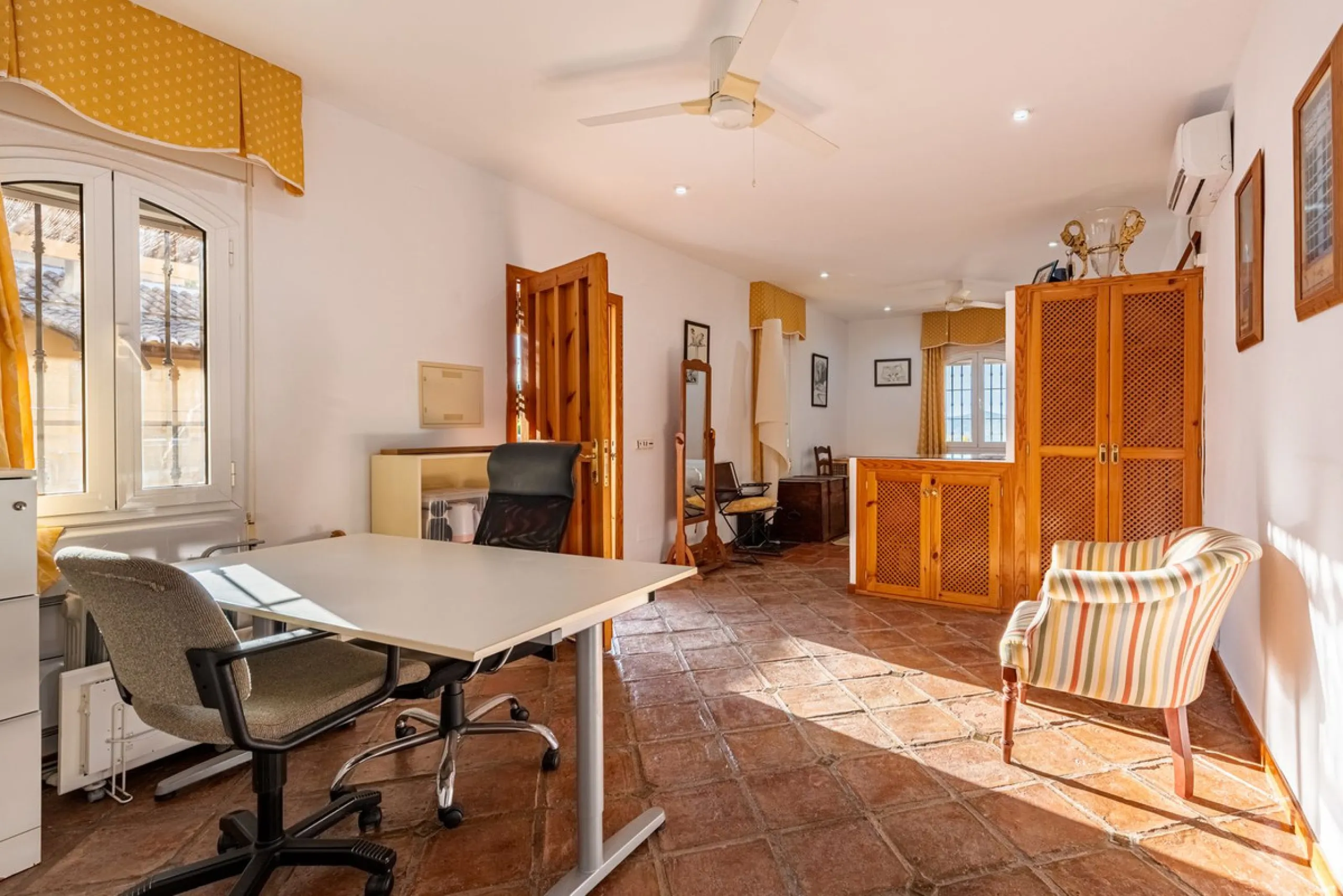 House - Detached Villa в продаже в Alhaurín de la Torre, Málaga. В доме 4 спален и 5 ванных комнат. Площадь дома 567 м². Площадь участка 7030 м²