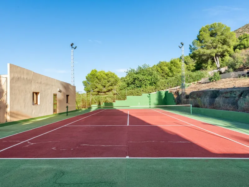 House - Detached Villa в продаже в Alhaurín de la Torre, Málaga. В доме 4 спален и 5 ванных комнат. Площадь дома 567 м². Площадь участка 7030 м²