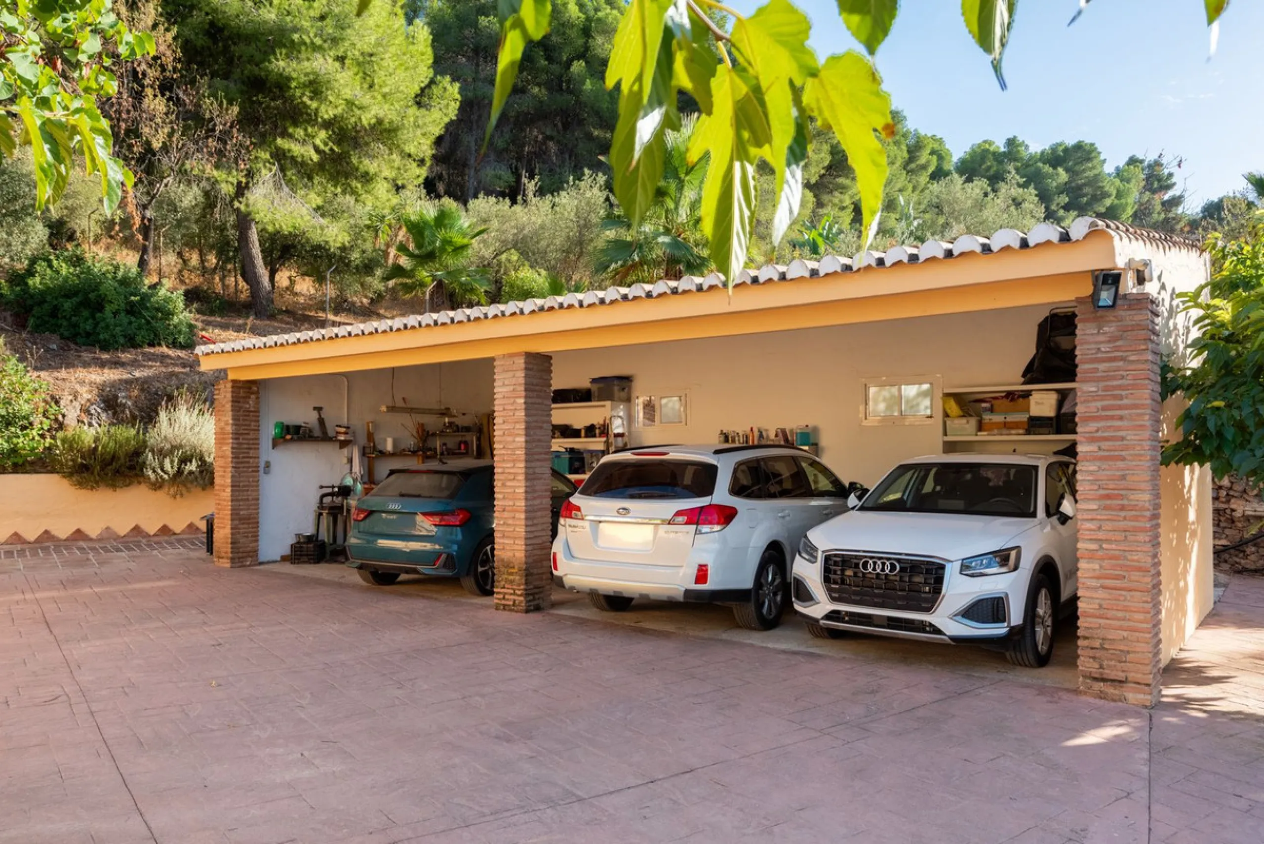 House - Detached Villa в продаже в Alhaurín de la Torre, Málaga. В доме 4 спален и 5 ванных комнат. Площадь дома 567 м². Площадь участка 7030 м²