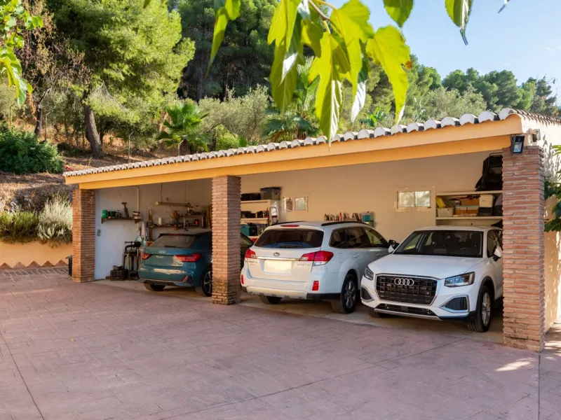 House - Detached Villa в продаже в Alhaurín de la Torre, Málaga. В доме 4 спален и 5 ванных комнат. Площадь дома 567 м². Площадь участка 7030 м²
