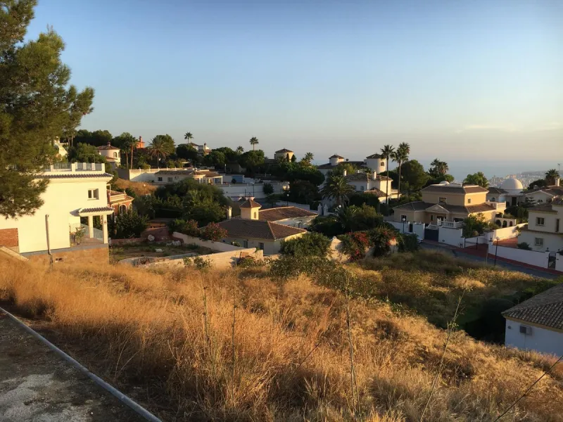 Building plot located at Buenavista phase 1, Mijas, next to Benalmadena and La Reserva del Higueron Resort, located in a gated community, offers partial sea views, south orientated, CCTV cameras, and 24-hour security.