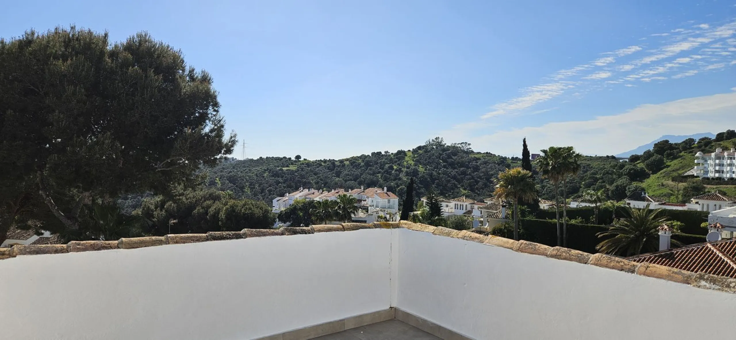 Elegant and charmingTownhouse with Open Views in Calahonda
