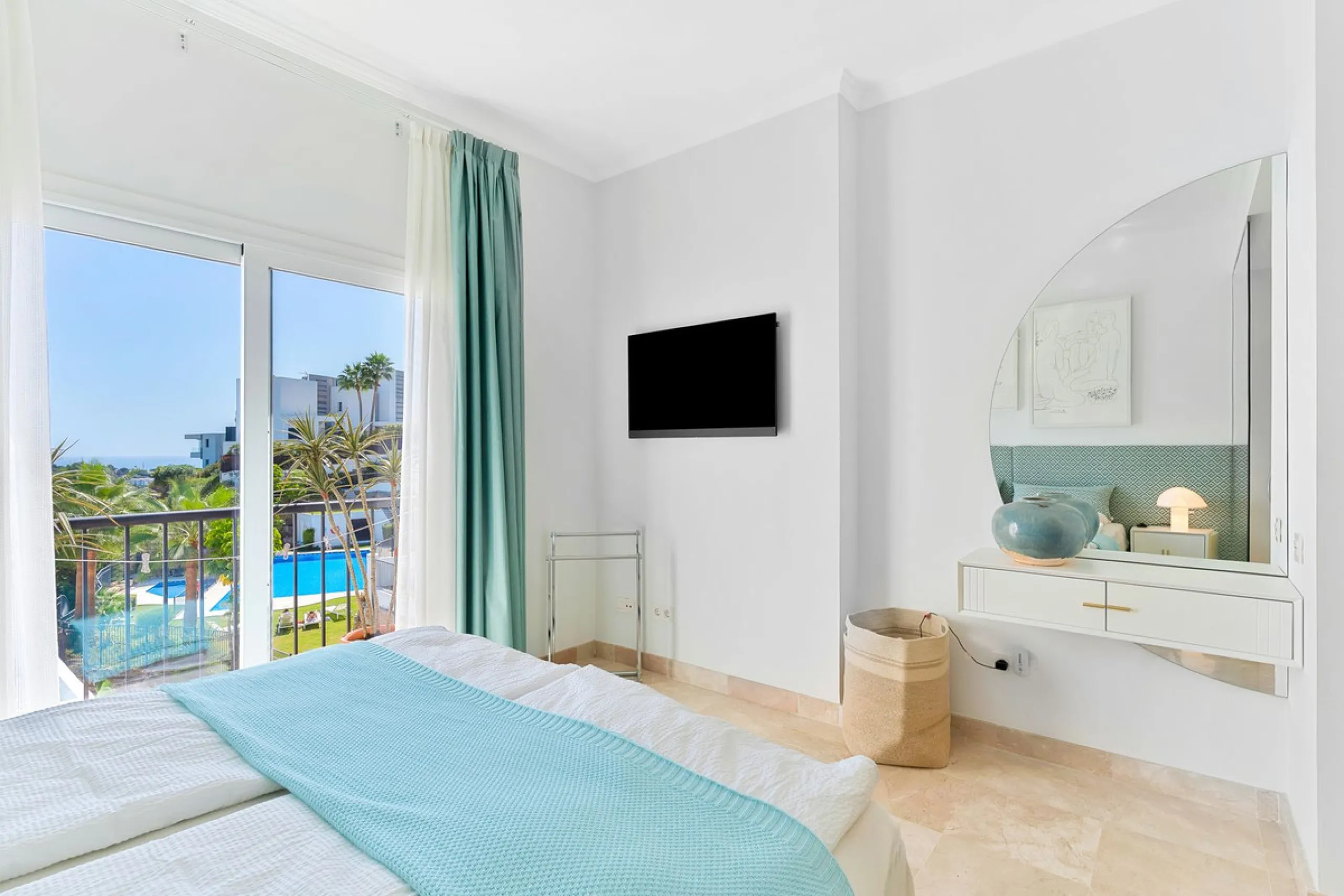 Modern Penthouse with Panoramic Sea, Golf & Mountain Views – Paraiso Pueblo, Benahavís