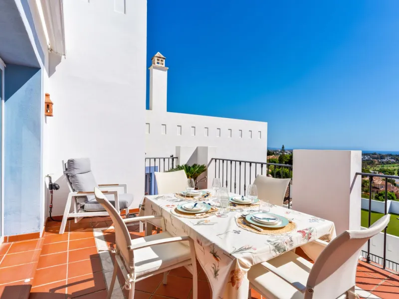 Modern Penthouse with Panoramic Sea, Golf & Mountain Views – Paraiso Pueblo, Benahavís