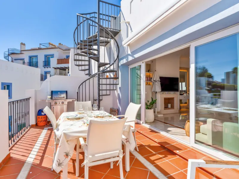 Modern Penthouse with Panoramic Sea, Golf & Mountain Views – Paraiso Pueblo, Benahavís