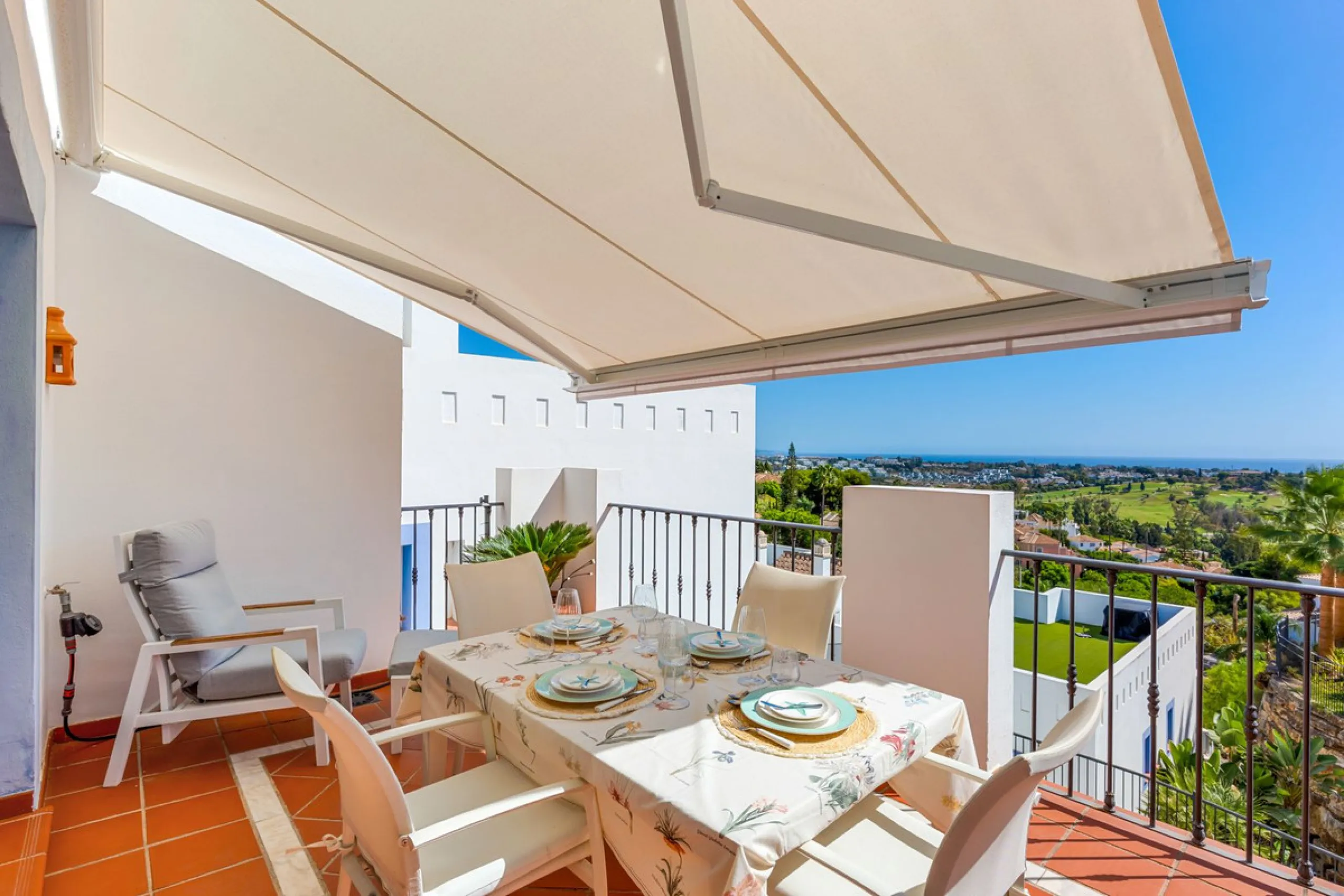 Modern Penthouse with Panoramic Sea, Golf & Mountain Views – Paraiso Pueblo, Benahavís