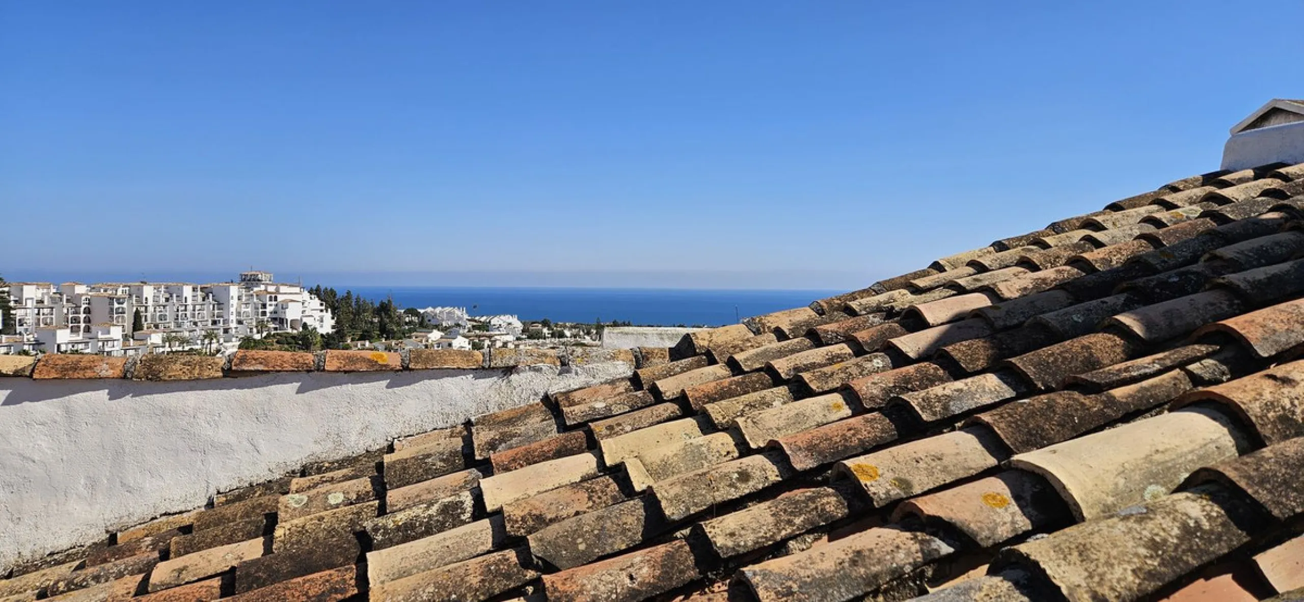 Elegant and charmingTownhouse with Open Views in Calahonda