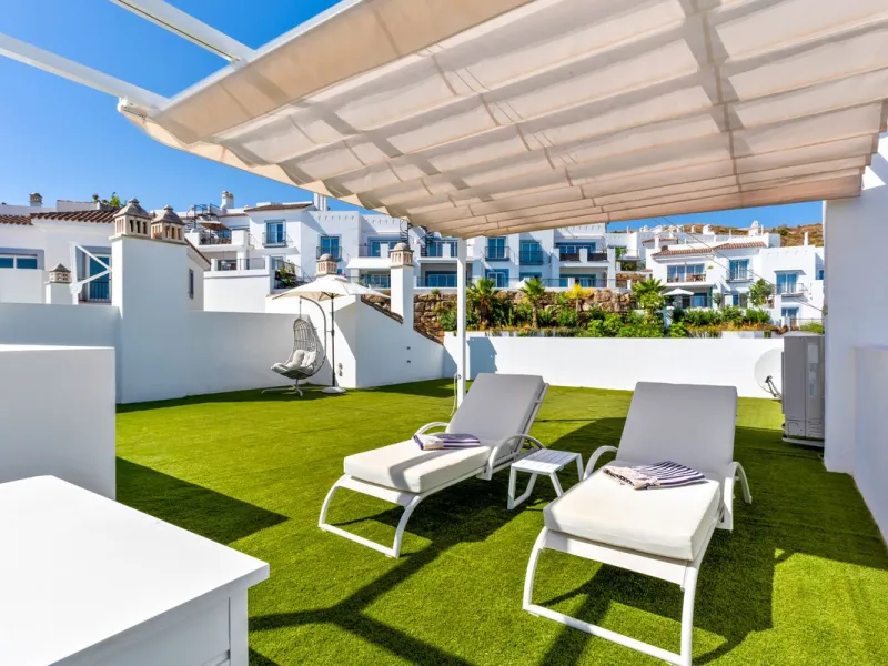 Modern Penthouse with Panoramic Sea, Golf & Mountain Views – Paraiso Pueblo, Benahavís