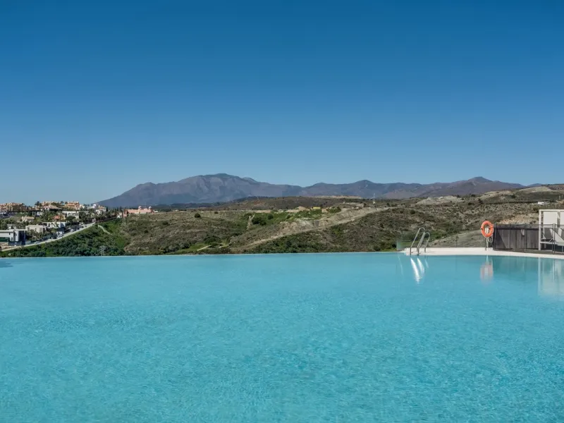 Modern Penthouse with Panoramic Sea, Golf & Mountain Views – Paraiso Pueblo, Benahavís